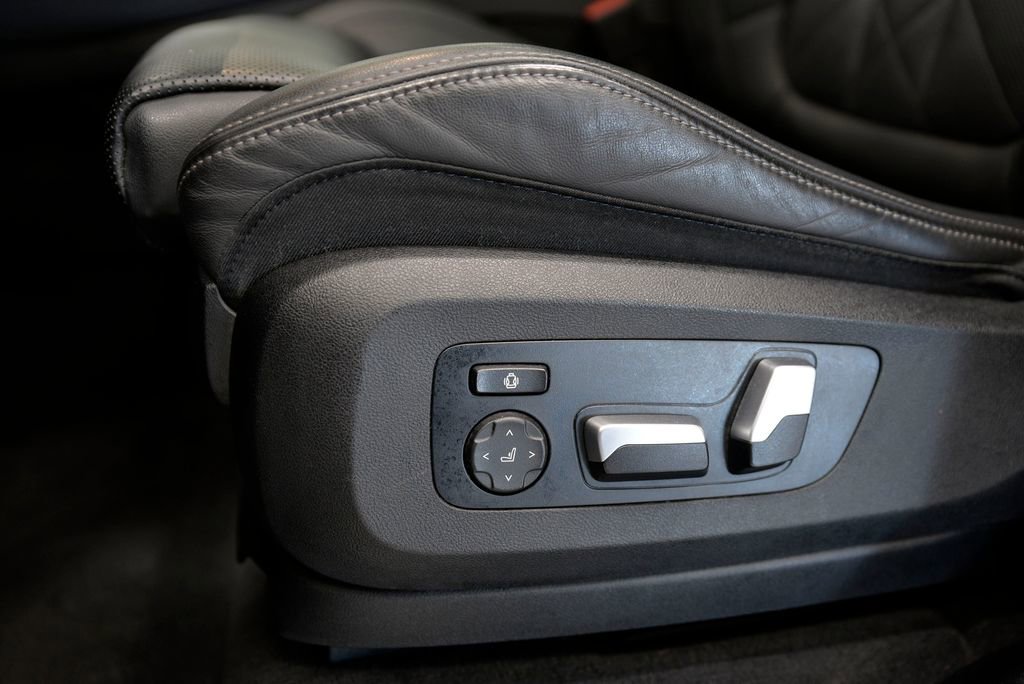 Used 2023 BMW X5 xDrive45e w/ Climate Comfort Package image 16