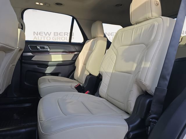 Used 2018 Ford Explorer Platinum image 13
