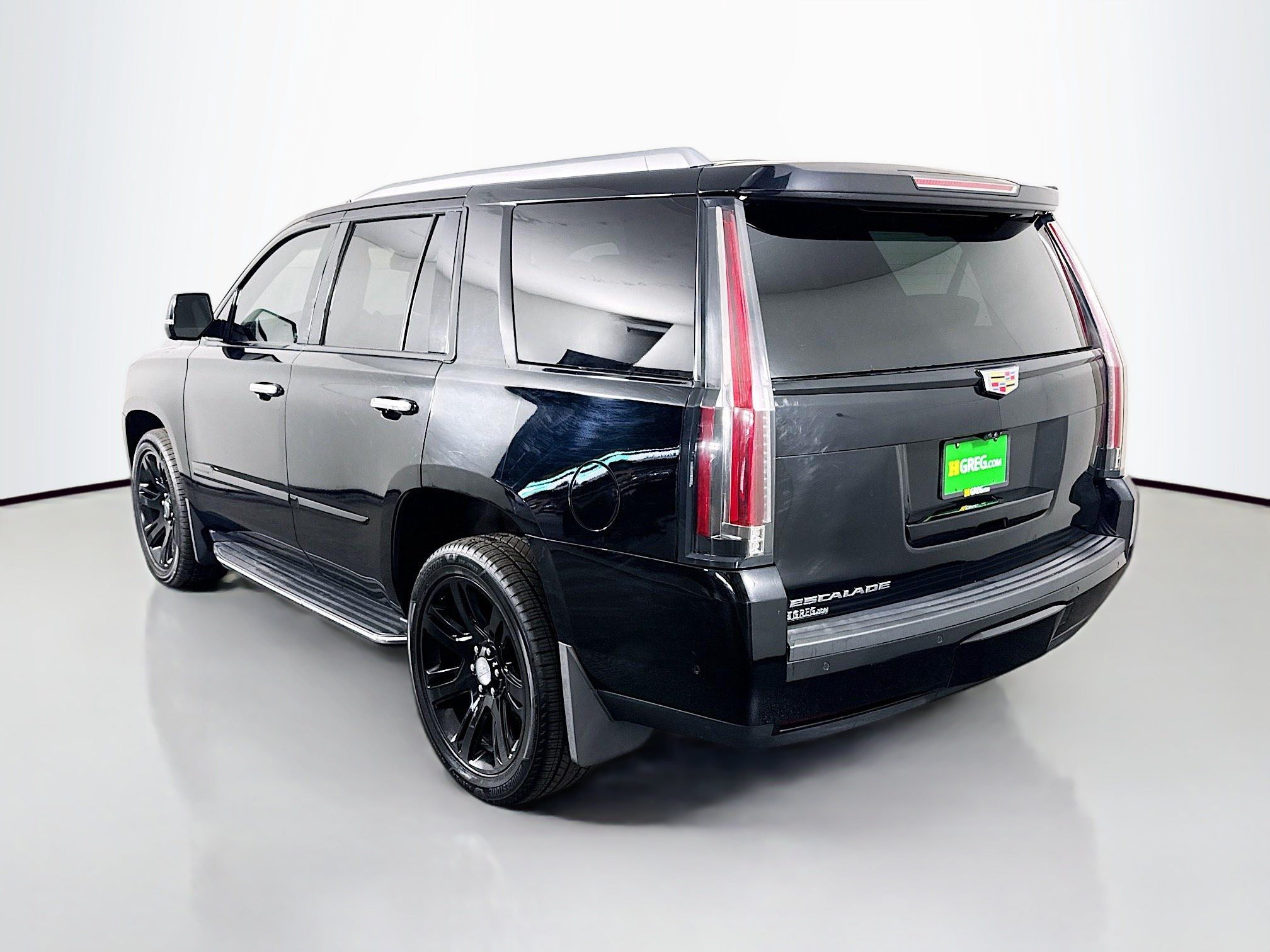 Used 2018 Cadillac Escalade Luxury AWD/4WD image 7