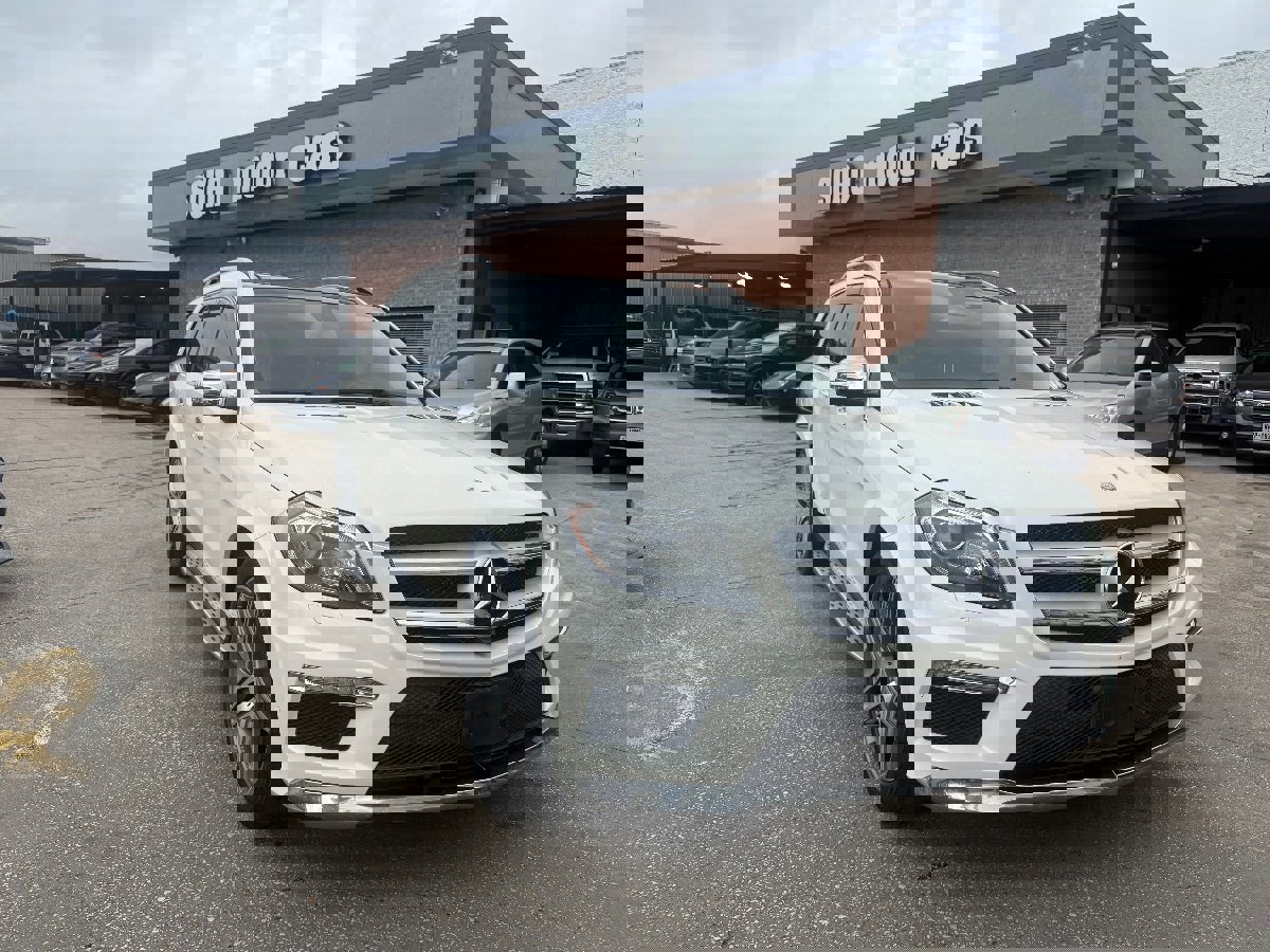 Used 2014 Mercedes-Benz GL 550 4MATIC image 2