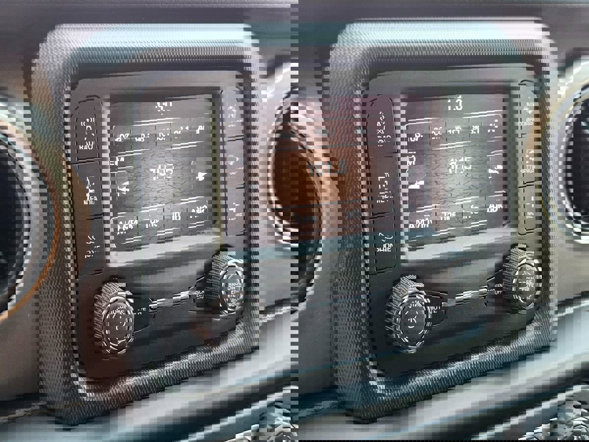 Used 2020 Jeep Wrangler Sport image 34