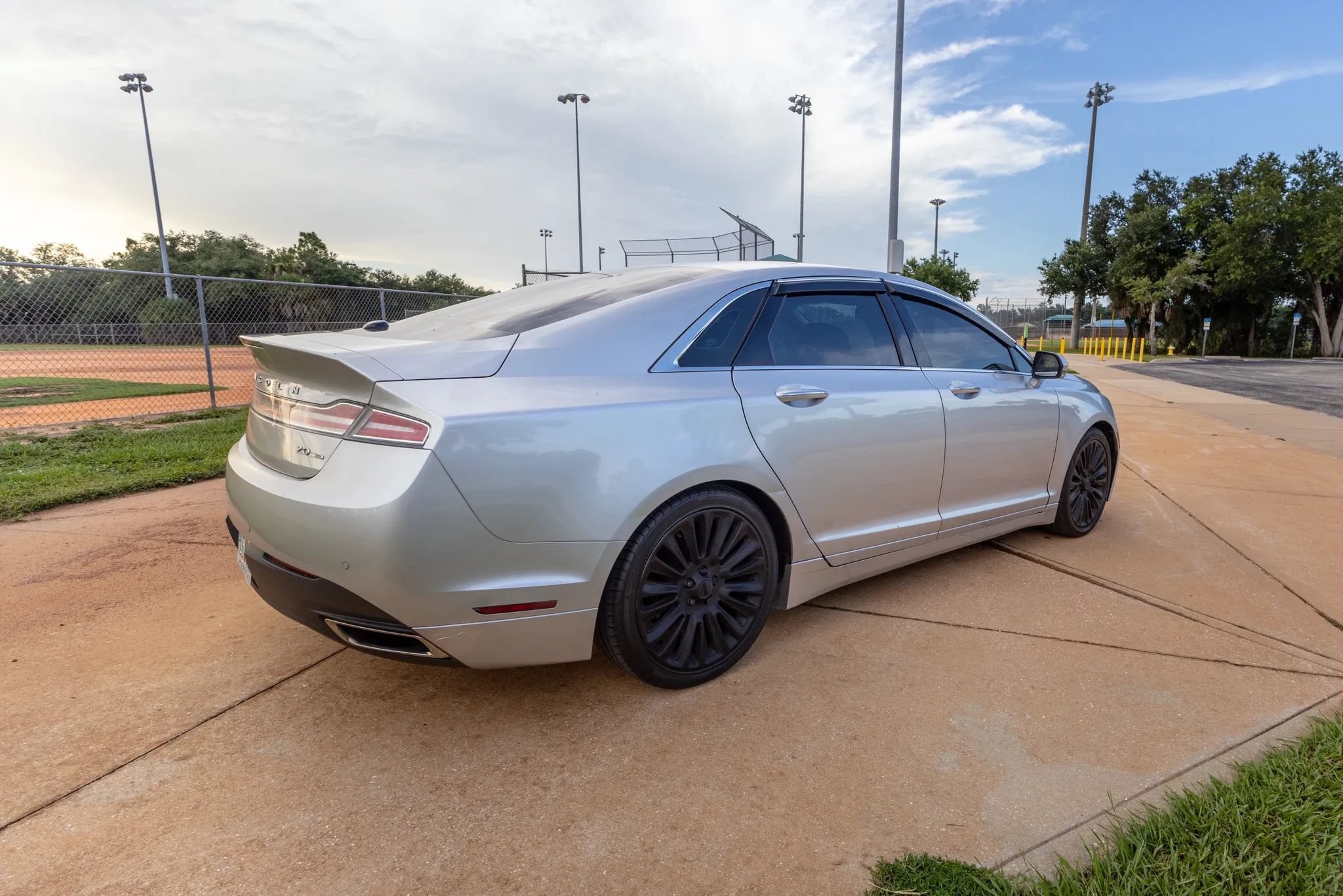 Used 2016 Lincoln MKZ w/ Equipment Group 300A Reserve FWD image 11