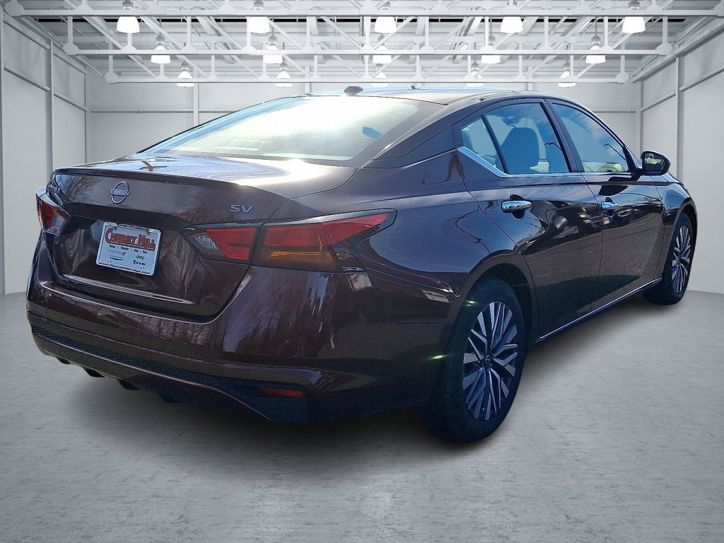 Used 2024 Nissan Altima 2.5 SV image 5