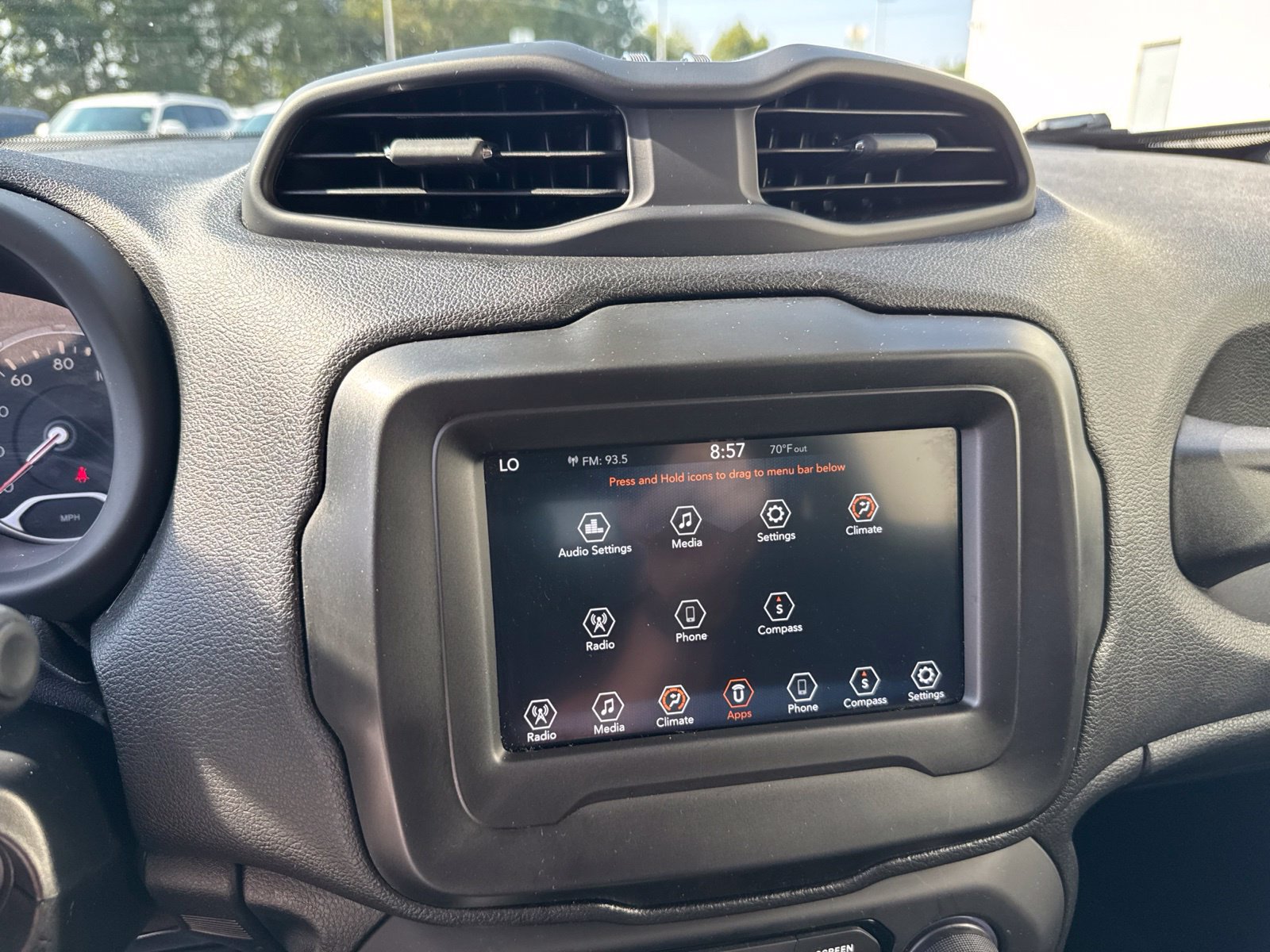 Used 2018 Jeep Renegade Latitude AWD/4WD image 22