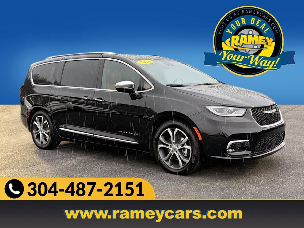 Used 2024 Chrysler Pacifica Pinnacle image 1