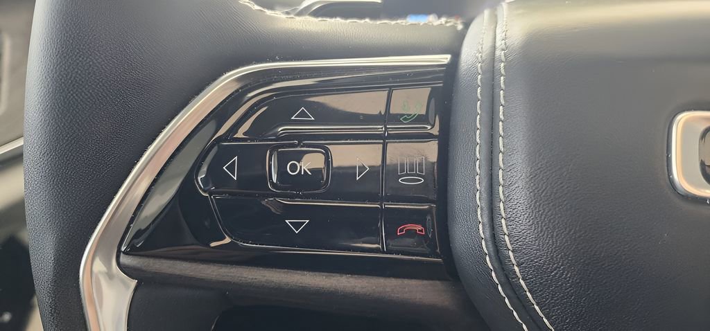 Used 2023 Jeep Grand Cherokee L Overland w/ Rear Seat Video Group I AWD/4WD image 39