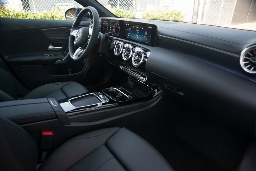 Used 2025 Mercedes-Benz CLA 250 4MATIC image 28