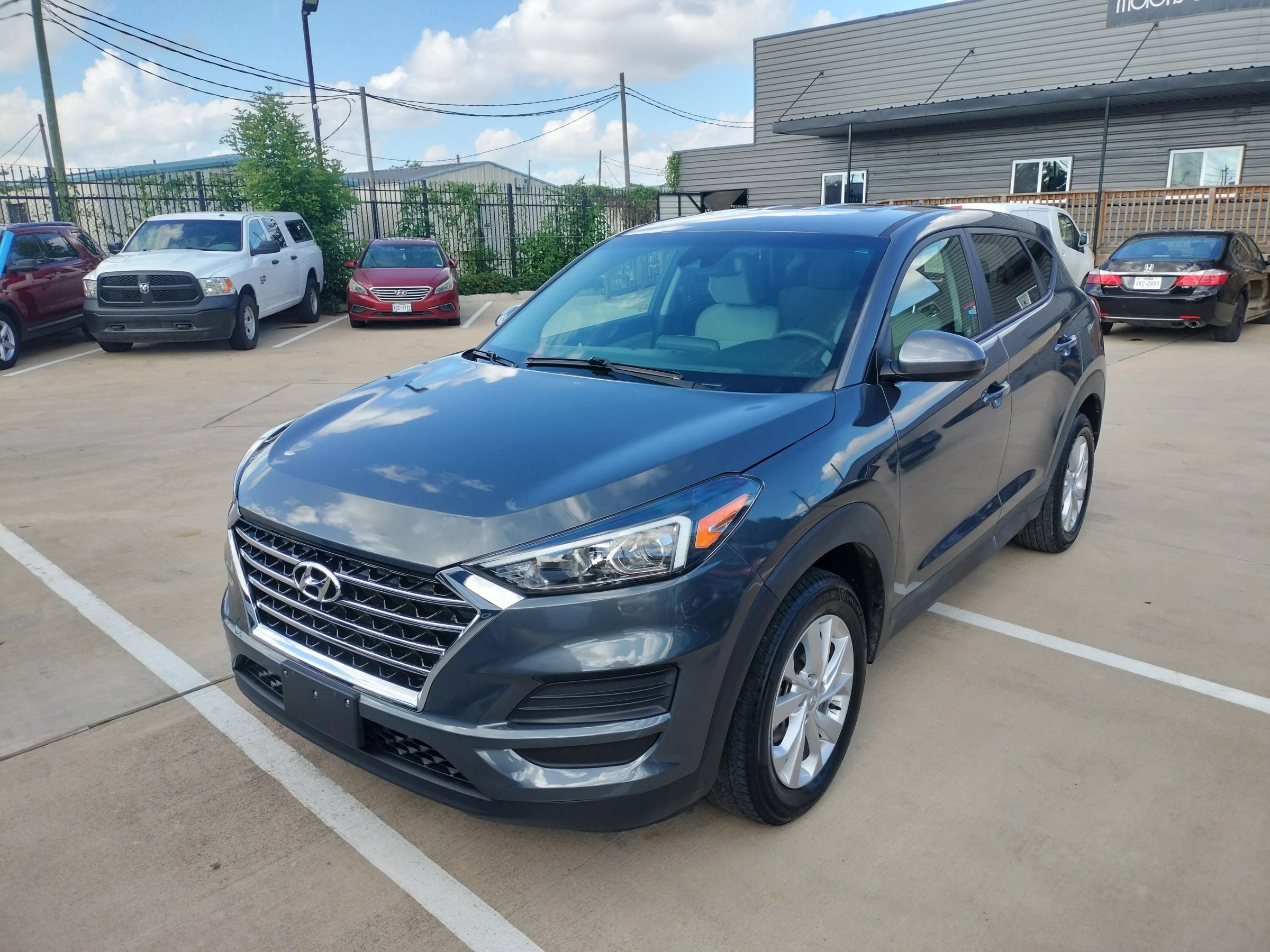Used 2021 Hyundai Tucson SE FWD image 2