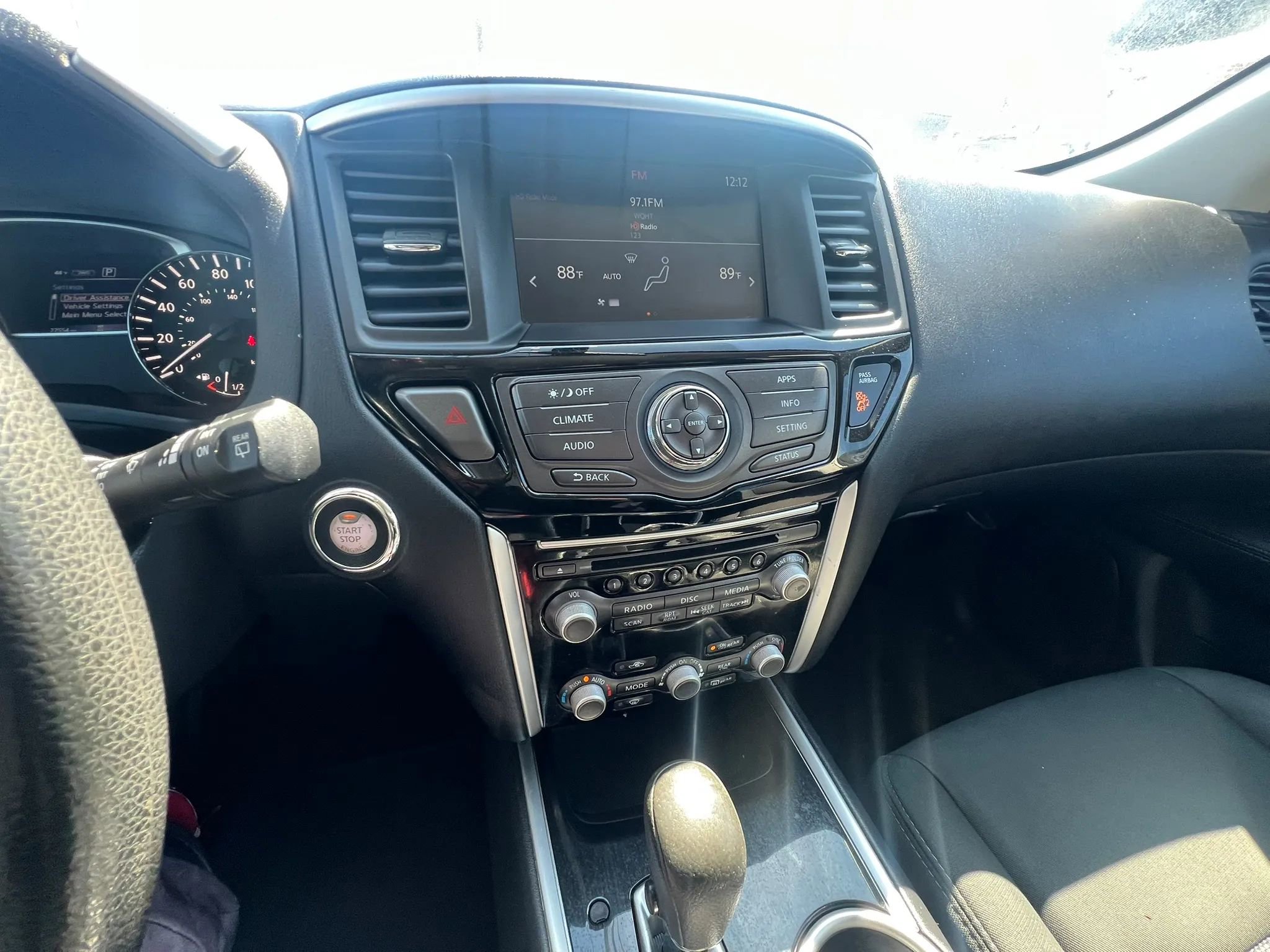 Used 2019 Nissan Pathfinder S image 19