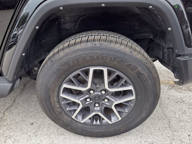Used 2024 Jeep Wrangler Unlimited Sahara AWD/4WD image 32
