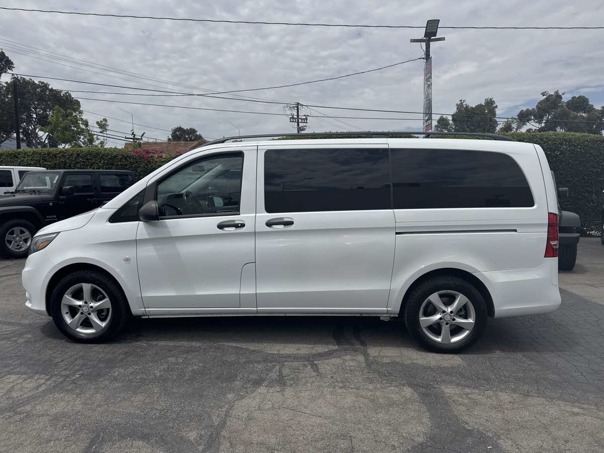 Used 2016 Mercedes-Benz Metris Passenger image 4