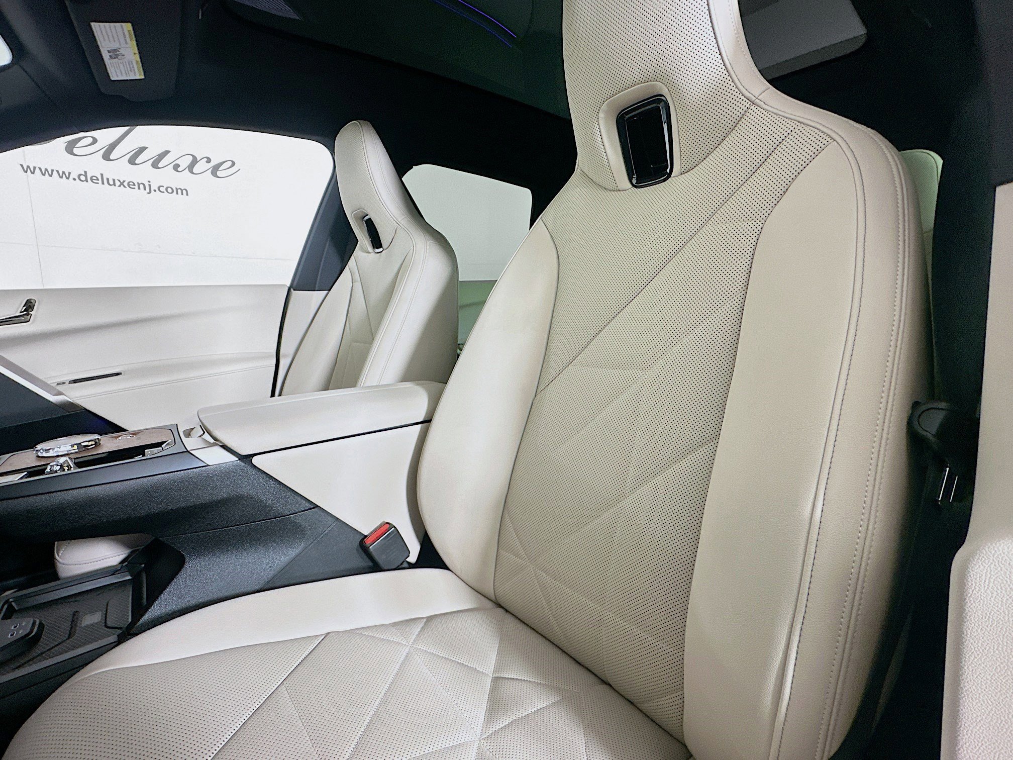 Used 2024 BMW iX xDrive50 w/ Sport Package image 20