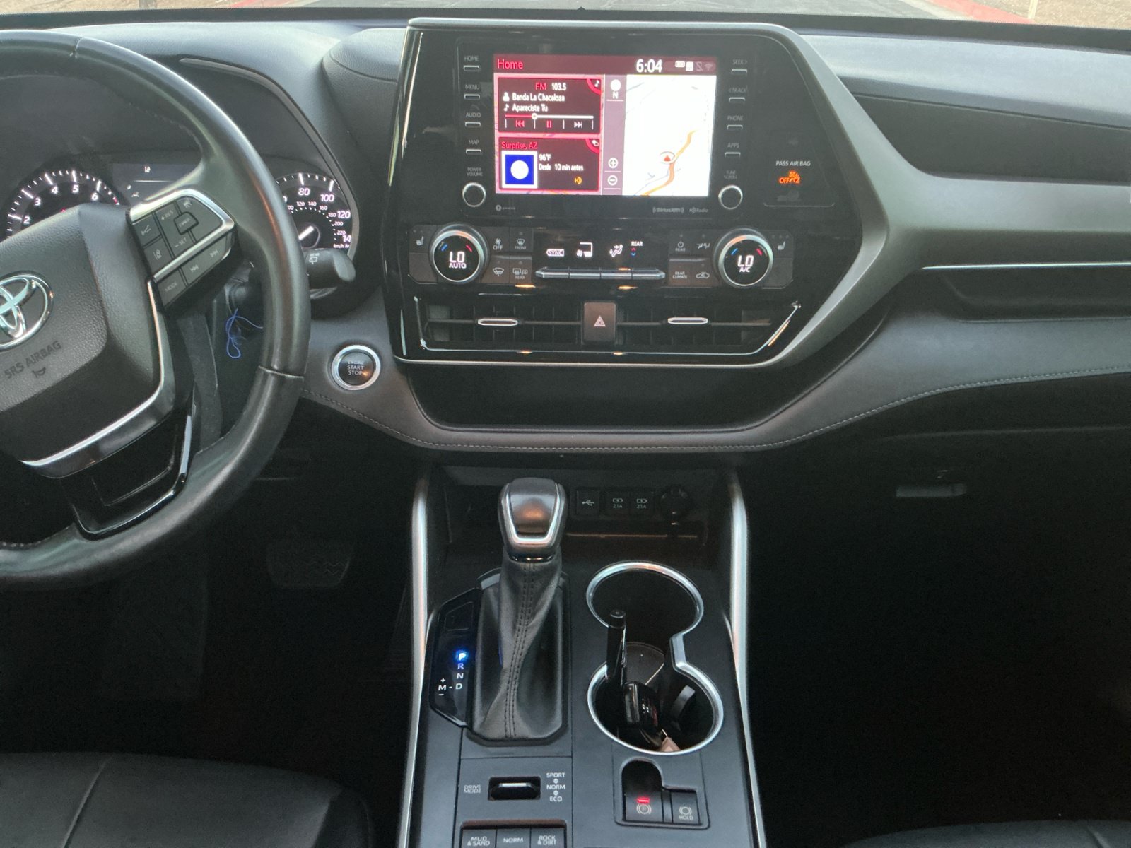 Used 2021 Toyota Highlander XLE AWD/4WD image 20
