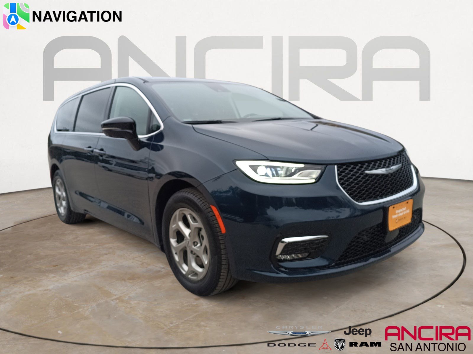 Used 2024 Chrysler Pacifica Limited image 1