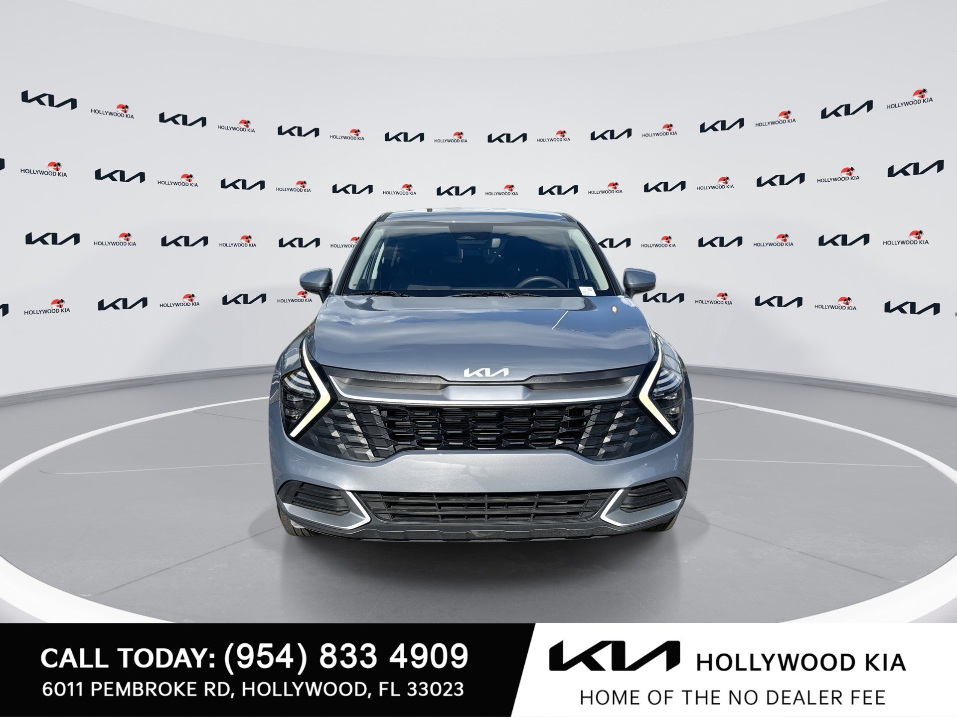 Used 2025 Kia Sportage LX FWD image 3