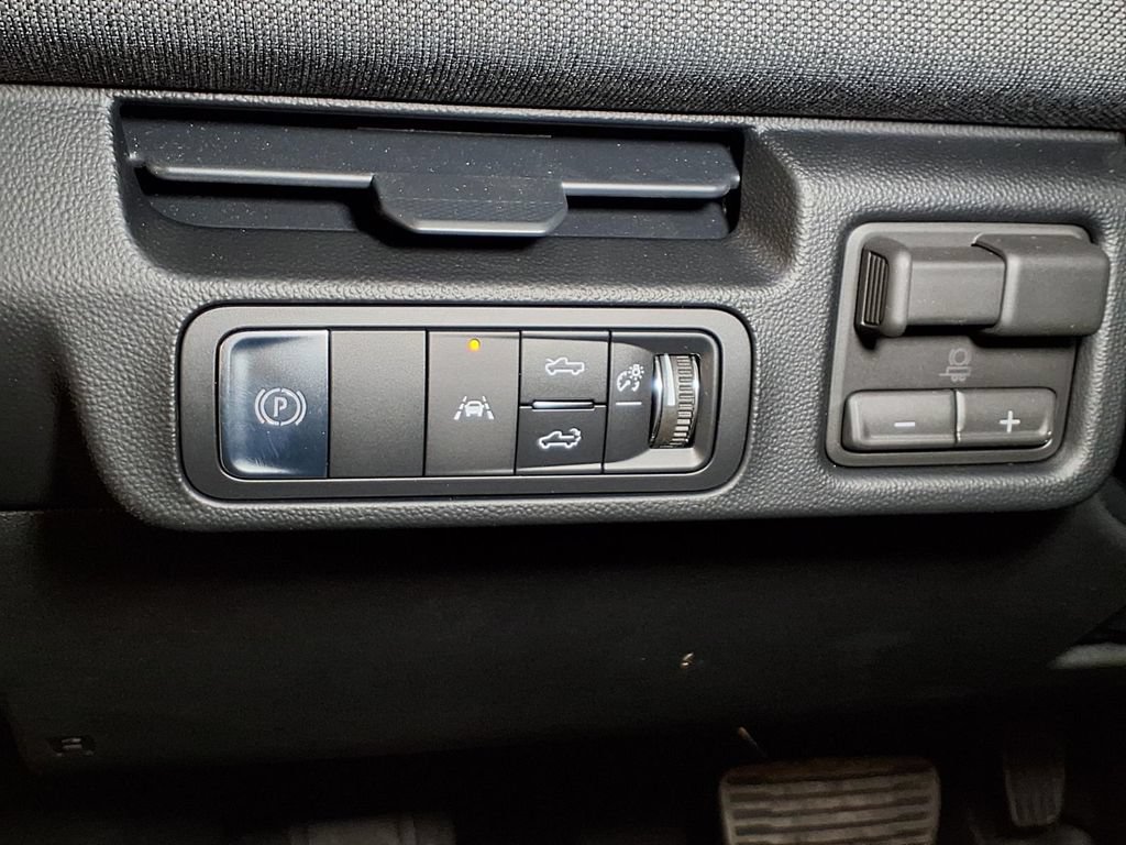 Used 2026 GMC Sierra EV Elevation AWD/4WD image 17