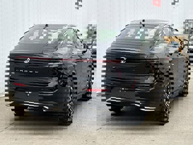 Used 2023 Toyota Crown XLE image 4