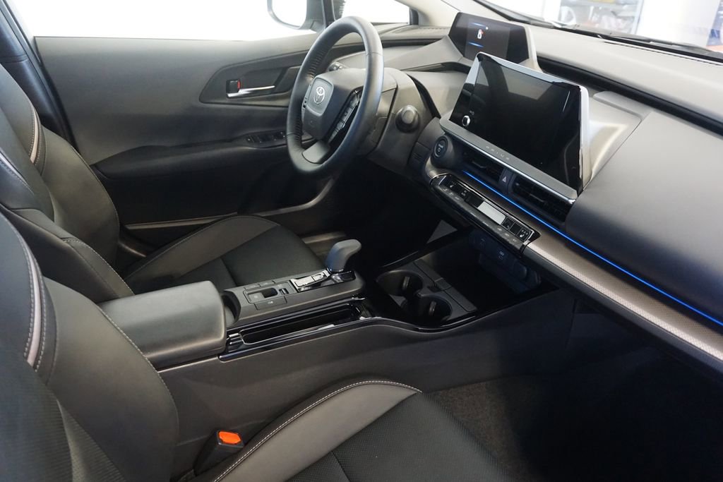 Used 2024 Toyota Prius XLE AWD/4WD image 26