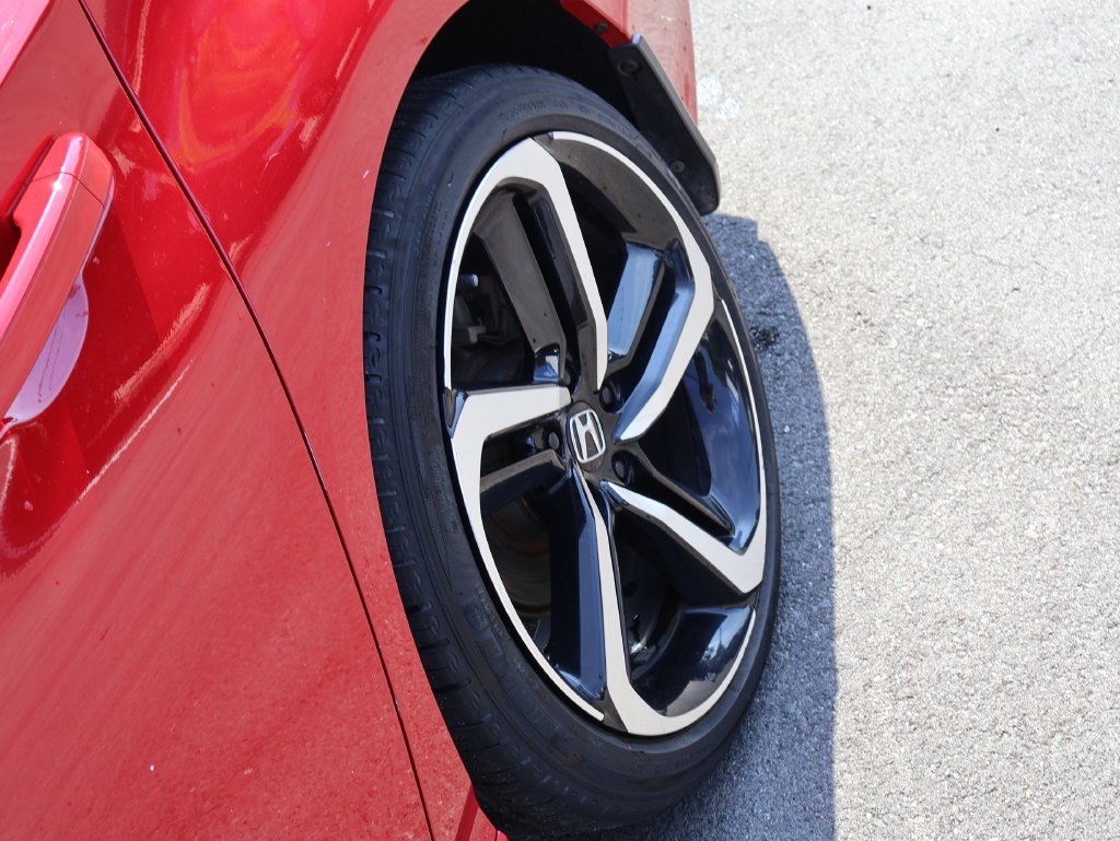 Certified 2018 Honda Accord Sport image 31