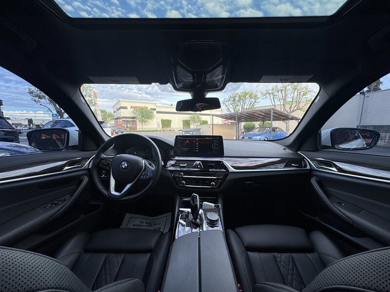 Used 2023 BMW 530i w/ Convenience Package RWD image 33