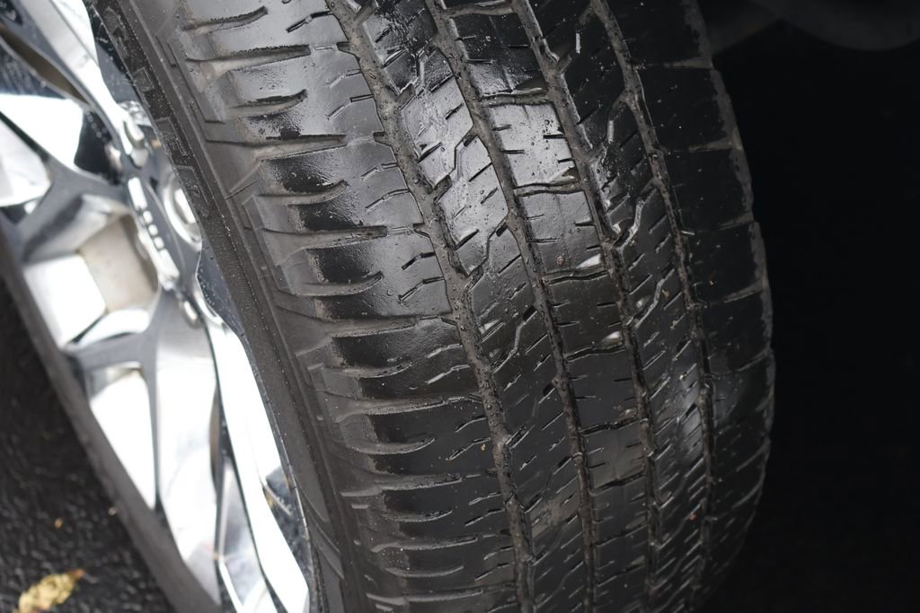 Used 2020 GMC Yukon SLE w/ Convenience Package image 12