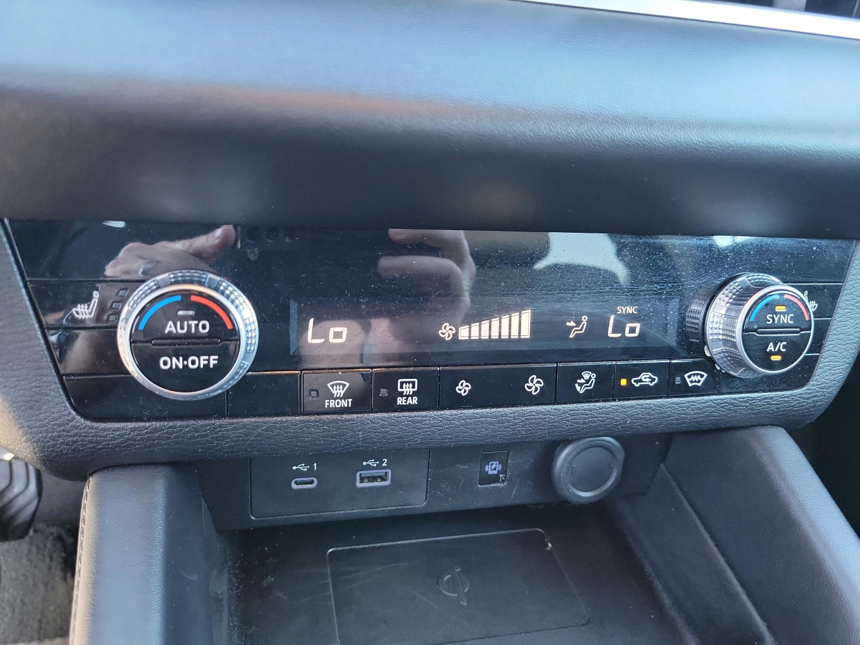 Used 2024 Mitsubishi Outlander SE image 30