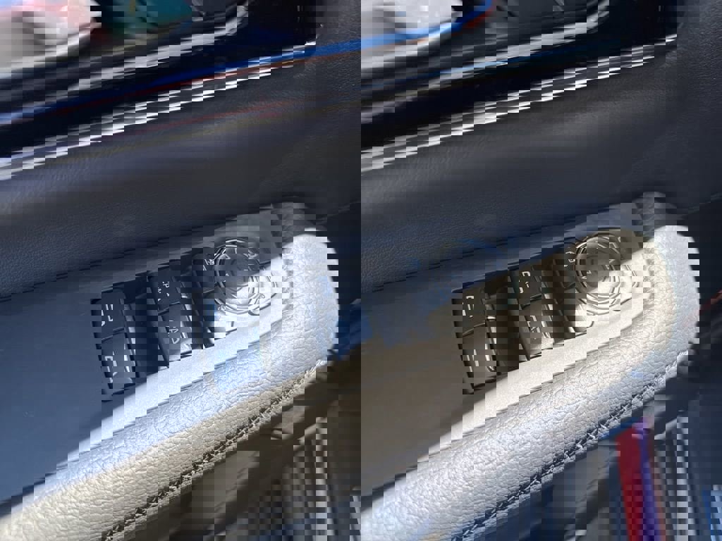 New 2025 GMC Yukon XL Denali w/ Denali Reserve Package image 23