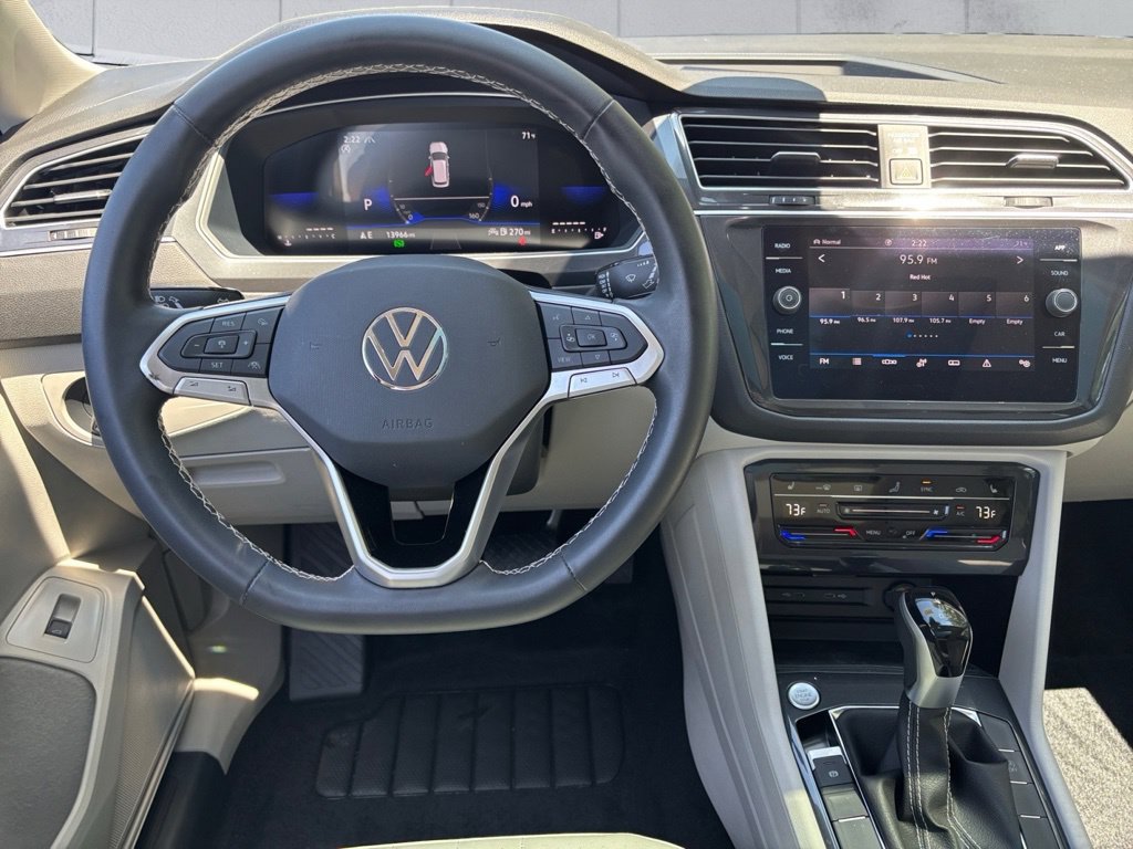 Used 2024 Volkswagen Tiguan SE AWD/4WD image 15
