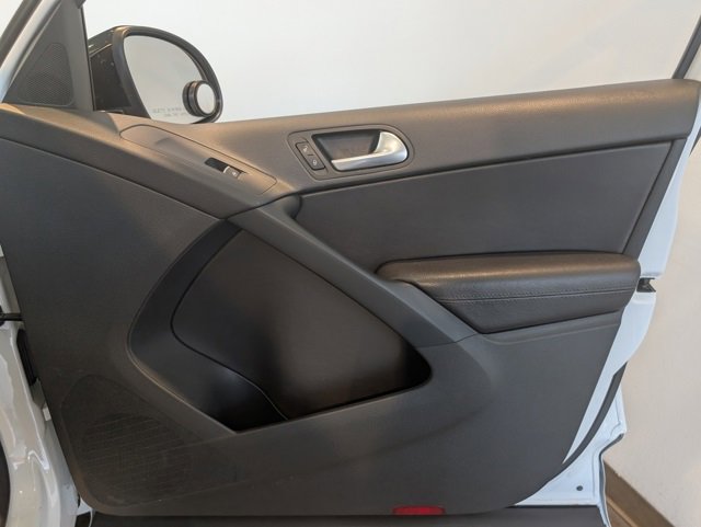 Used 2017 Volkswagen Tiguan Sport image 27