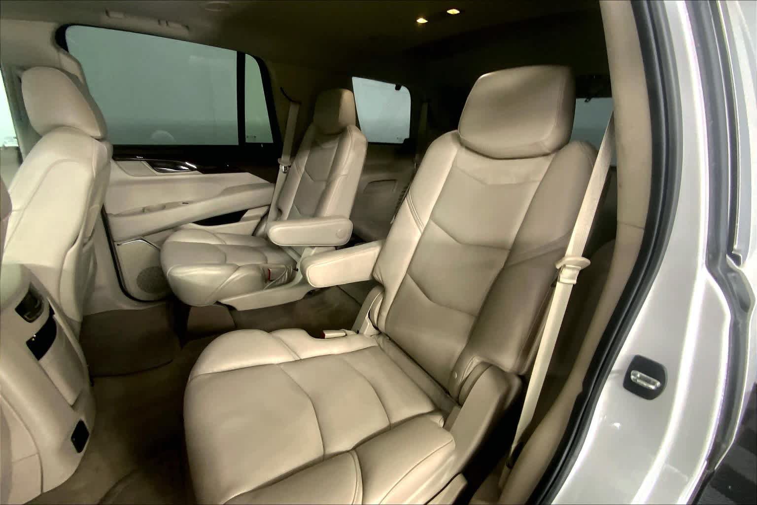 Used 2016 Cadillac Escalade Premium AWD/4WD image 19