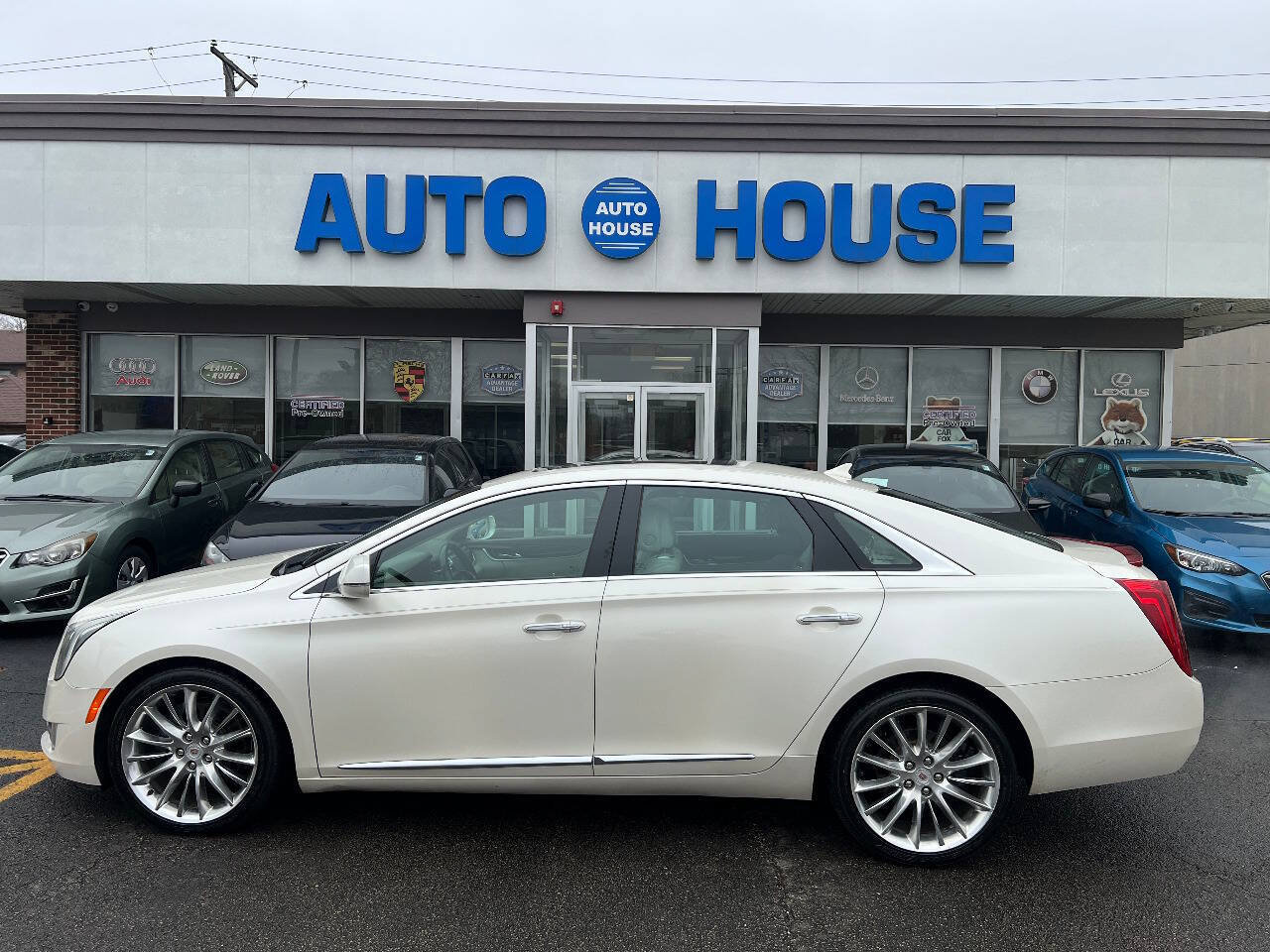Used 2013 Cadillac XTS Platinum AWD/4WD image 10