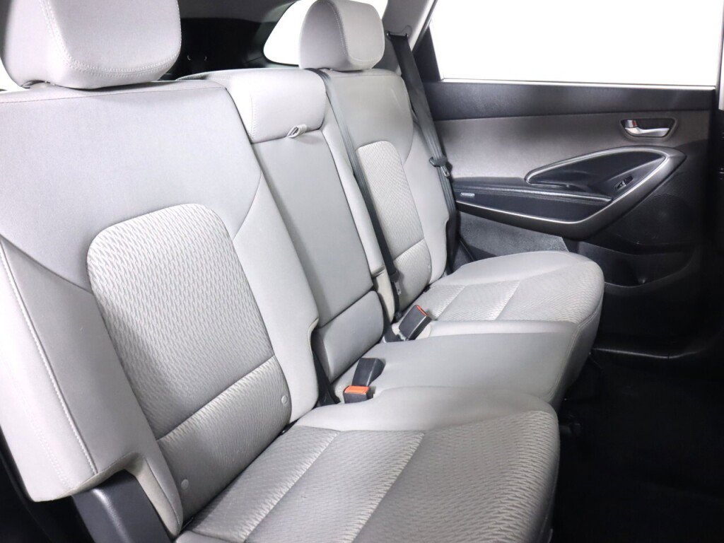 Used 2019 Hyundai Santa Fe XL SE image 43