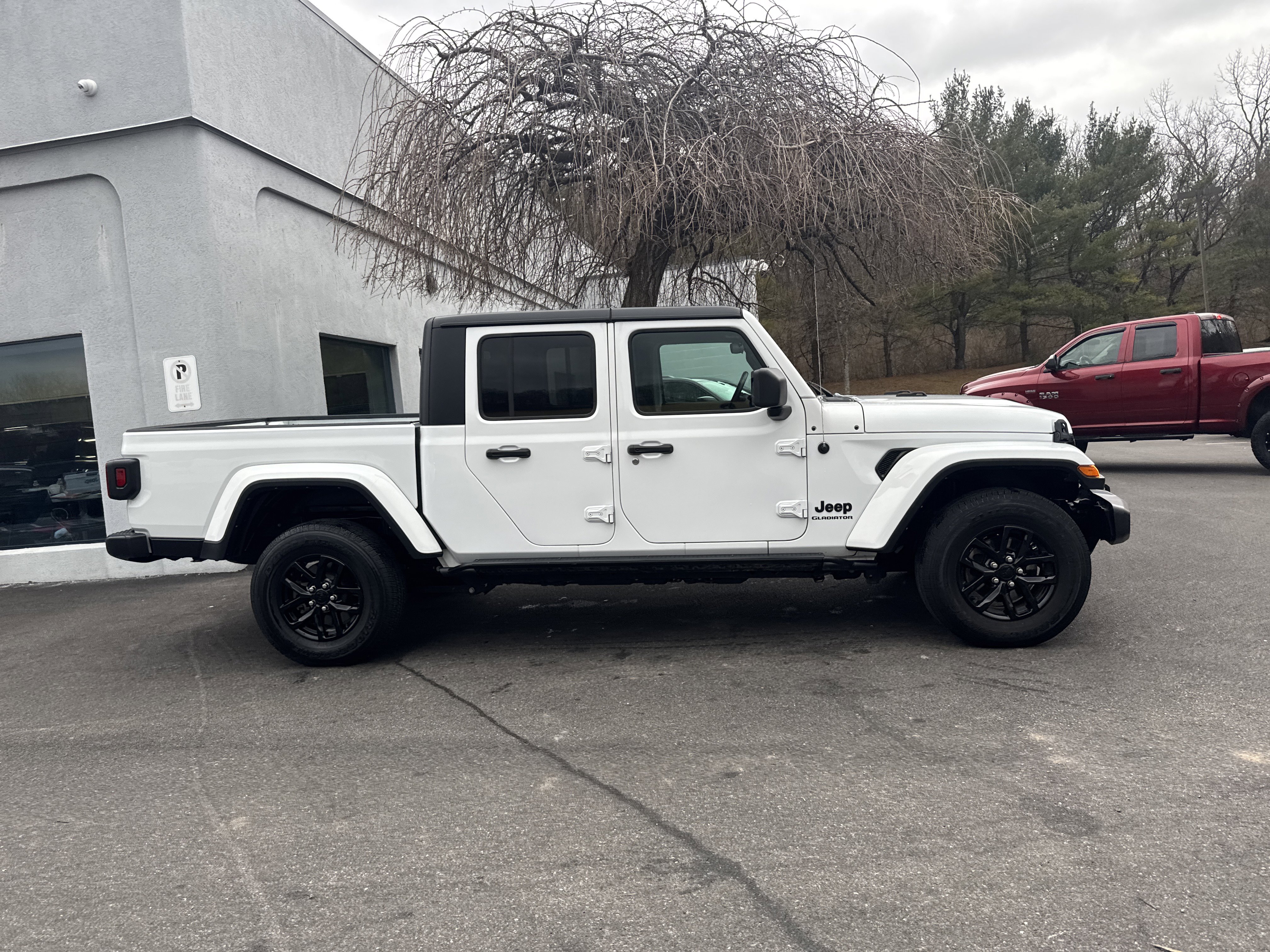 Used 2022 Jeep Gladiator Sport video 2