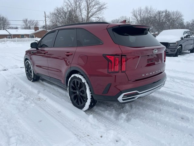 Used 2021 Kia Sorento SX image 2