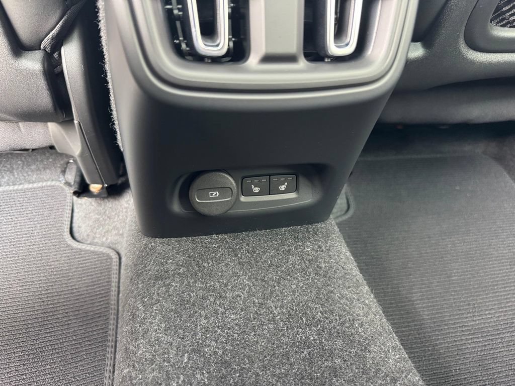 Certified 2023 Volvo C40 P8 Recharge Ultimate AWD/4WD image 10