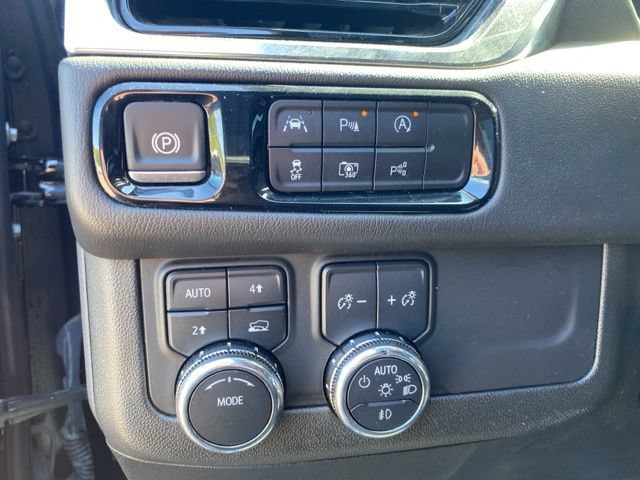 Used 2025 GMC Yukon Denali AWD/4WD image 18