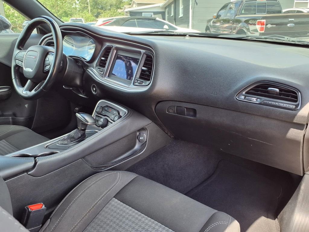 Used 2020 Dodge Challenger SXT RWD image 11