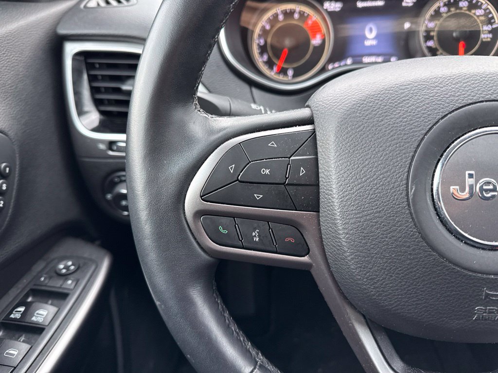 Used 2019 Jeep Cherokee Limited AWD/4WD image 17