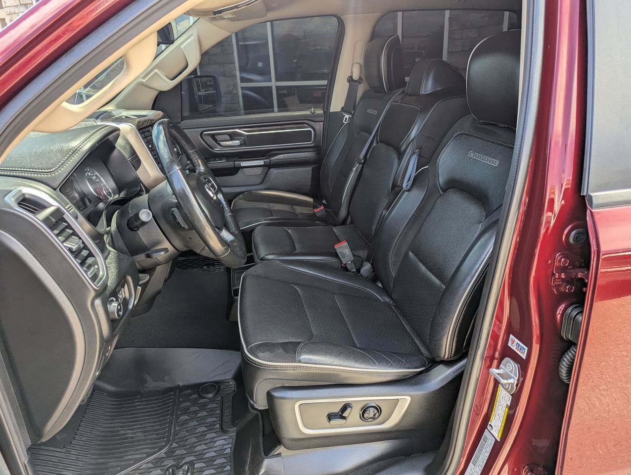Used 2019 RAM 1500 Laramie AWD/4WD image 11