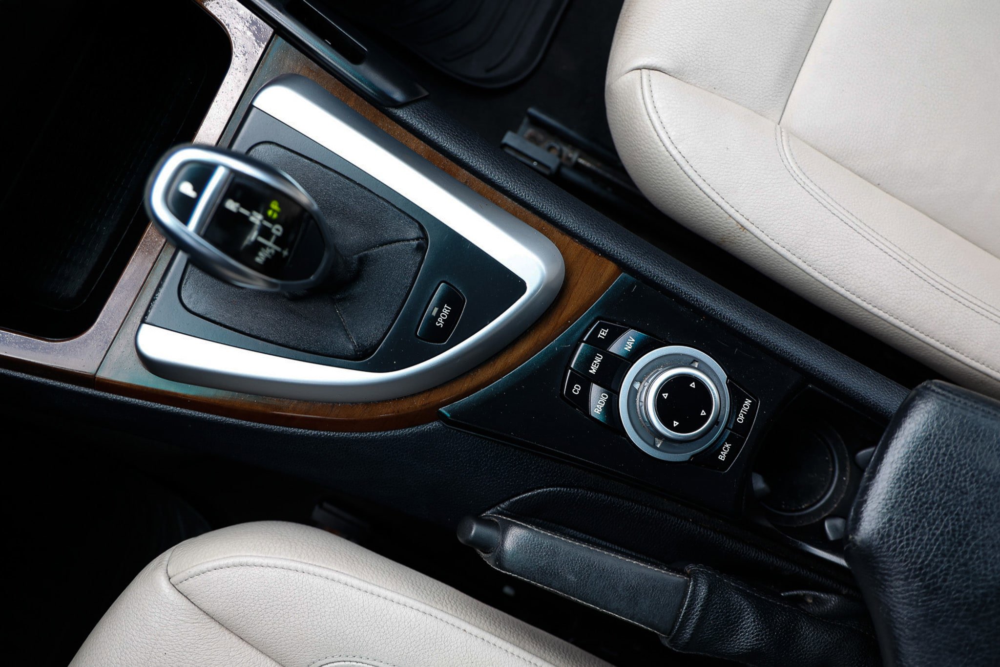 Used 2012 BMW 135i Convertible w/ Premium Pkg RWD image 38