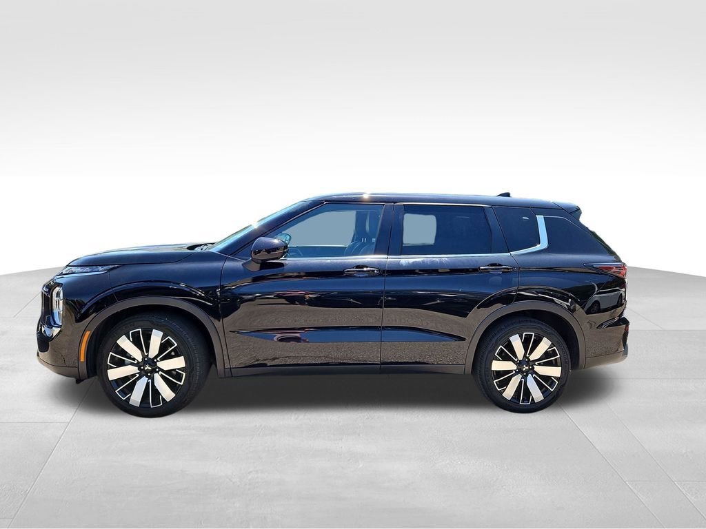 Used 2025 Mitsubishi Outlander SE AWD/4WD image 4
