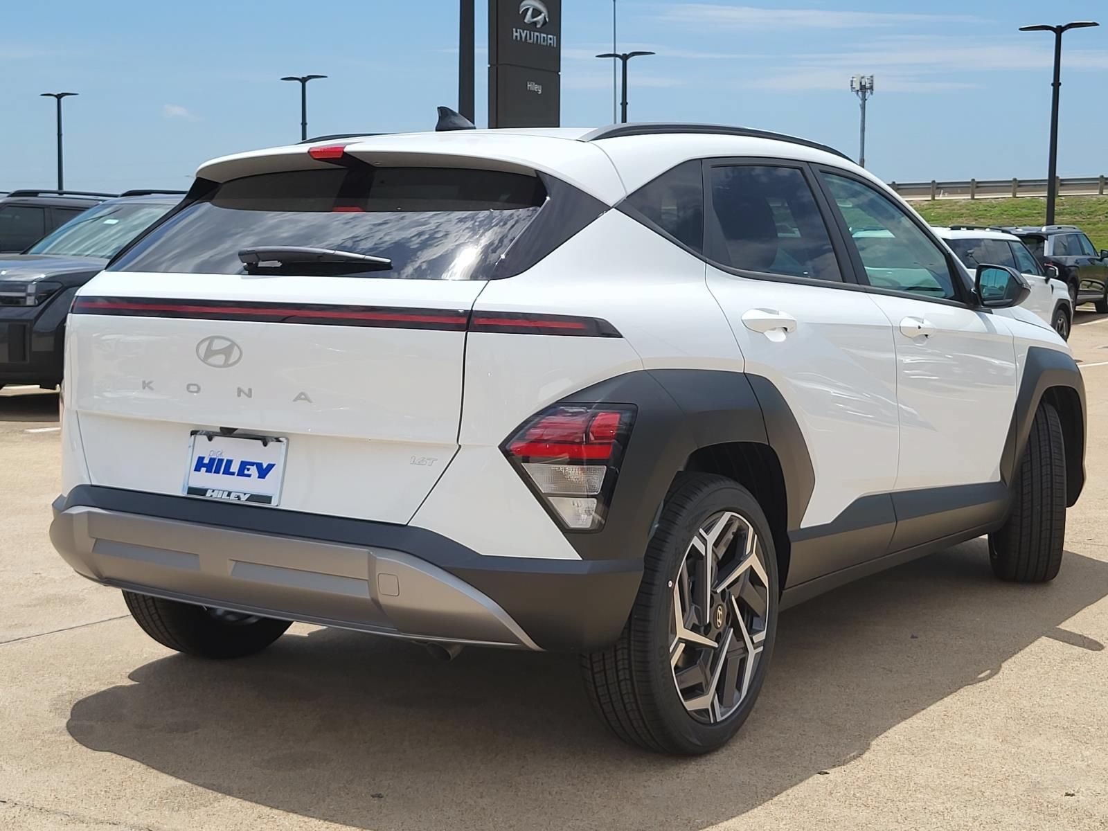 New 2026 Hyundai Kona SEL Premium FWD image 5