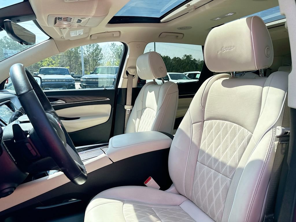 Used 2023 Buick Enclave Avenir w/ Avenir Technology Package image 8