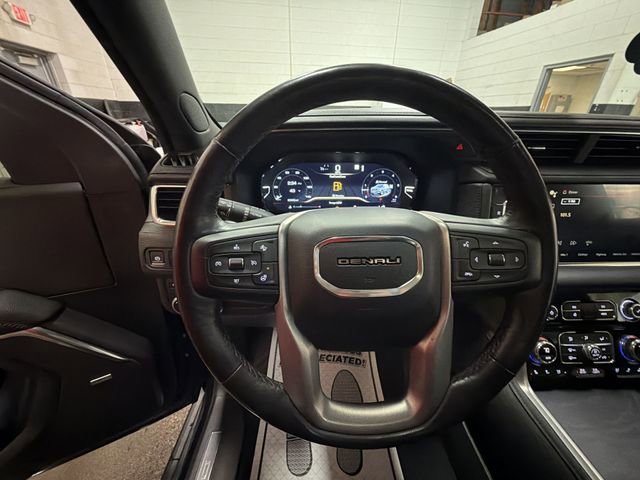 Used 2022 GMC Yukon XL Denali image 14