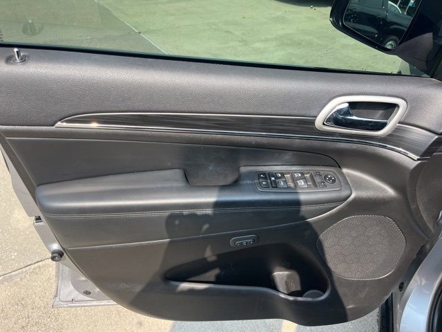 Used 2021 Jeep Grand Cherokee Limited image 12