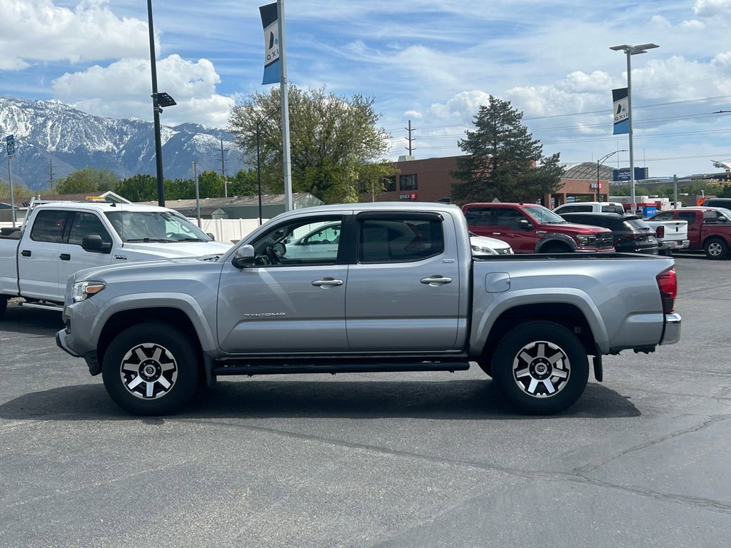 Used 2019 Toyota Tacoma SR5 AWD/4WD image 9