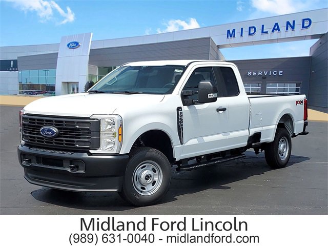 New 2025 Ford F250 XLT w/ FX4 Off-Road Package