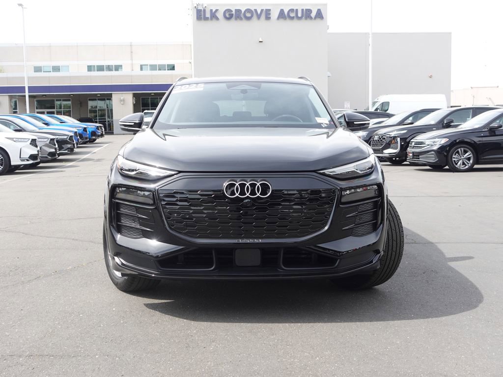 Used 2025 Audi Q6 e-tron Premium w/ Convenience Package image 2