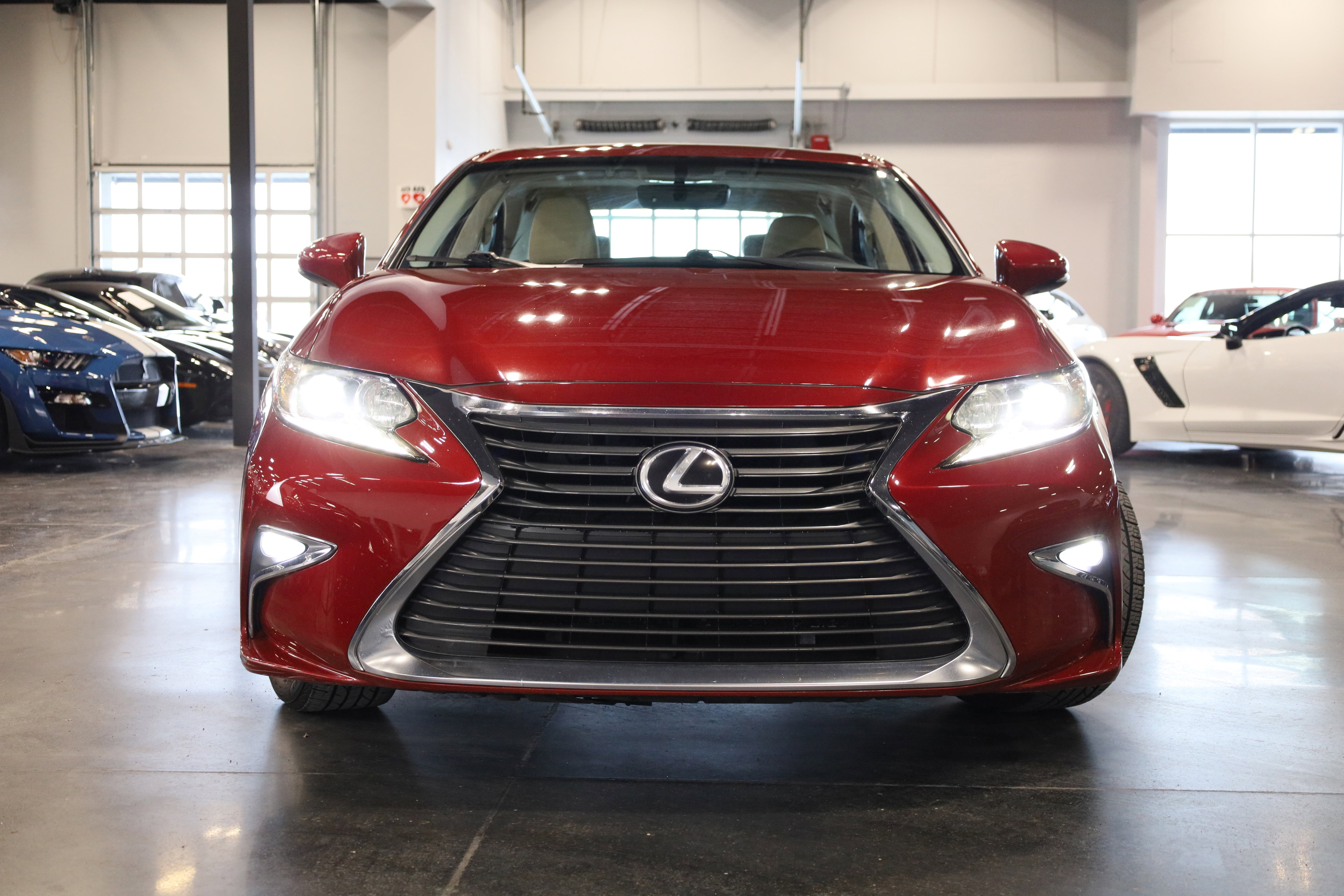 Used 2016 Lexus ES 350 image 2