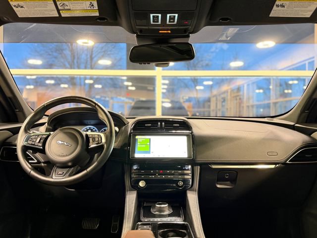 Used 2018 Jaguar F-PACE S image 42